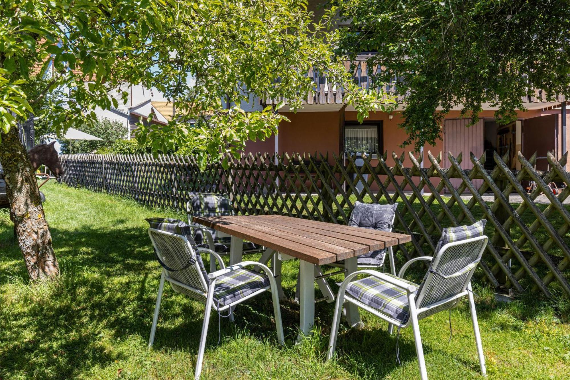 Alb Rose Ferienwohnung Sonnenbuhl Exterior photo